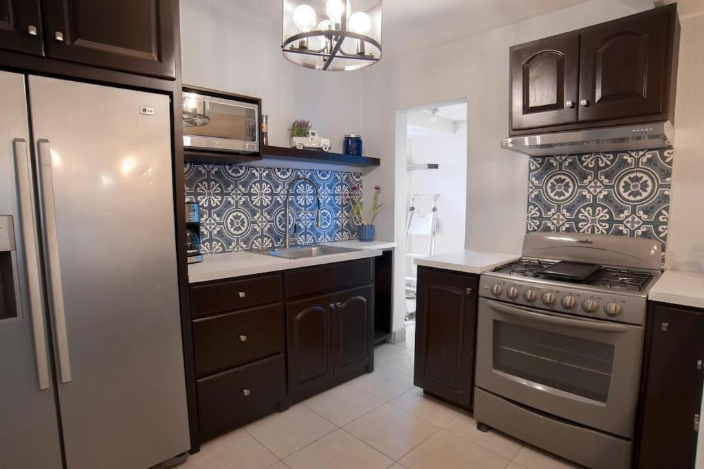 Clean&Equipped, 1-Floor 3-Bedroom Downtown House Енсенада Екстериор снимка